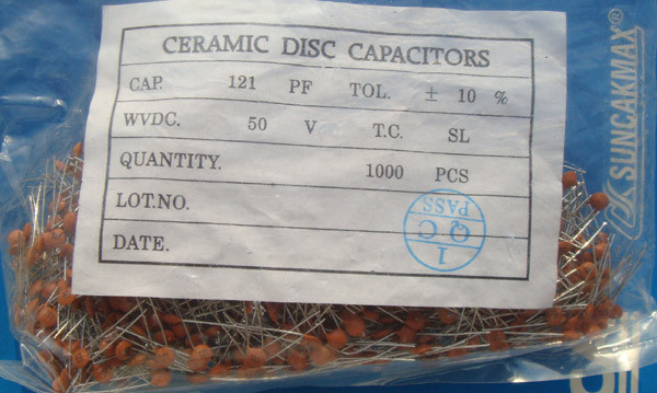 121PF DIP Ceramic Capacitors NPO